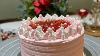 Strawberry cake 🍓❤️ with freshly made strawberry crush. #strawberrycake