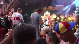 Isi Gl&uuml;ck live im Megapark , Knicklicht, Mallorca 2022