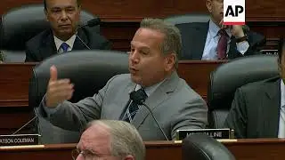 Questioning of FBI agent in the US dissolves into chaos