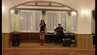Country Roads -🎵