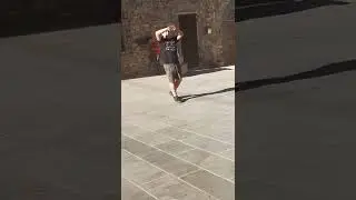 Buttiamo il pallone da un altezza di 15 metri