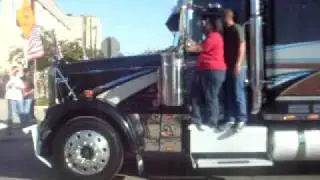 K3LA nice horn on tractor trailer