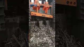 A must for the recycling industry! Hydraulic metal shears easily cope with high hardness materials
