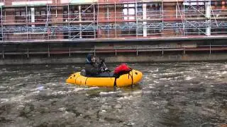 Packrafting on ice - city paddling in Leipzig