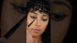 Fiery eye makeup 🔥 #makeuptutorial #boldeyemakeup #palettes #makeup #glaminatrix