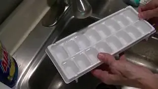 How to Fill an Ice Cube Tray