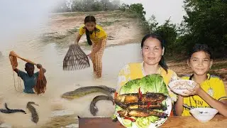 Phally Rural Food: Traditional fishing with bamboo tool: fried fish chilli sauce, so Yummy