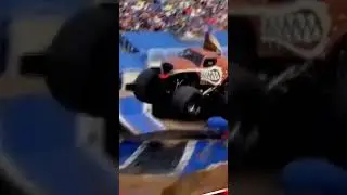 Monster Mutt bringing the tricks and the treats - Monster Jam | Monster Jam