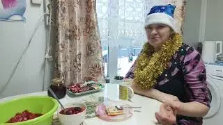 13 января топлю печь , ходим в гости , поздравляю .