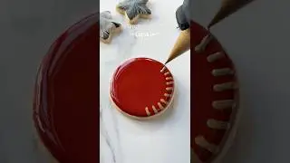 Happy new year cookie❤️🥂 Royal icing recipe #newyear #2025 #sugarcookies #cookiedecorating
