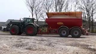 SIWI Combi Hitch System combined with Bredal K165 Lime Spreader