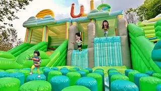 Main Istana Balon Raksasa, Perosotan Pelangi dan Bola Hamster - Outdoor Playground