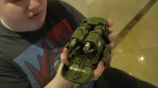 Zata Prime Reviews TF Animated Bulkhead at TFCon LA
