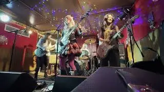Untitled Noise Song (Live @Quarry House Tavern)
