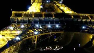 Eiffel Tower - Flashing lights show at night