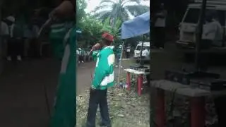 MZEE MAARUFU MNYAKYUSA  ,,MWANDWANGA AKITUMBUIZA.