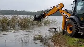 jcb - powerful tractor