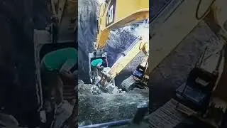 proses isi solar tambang pasir Merapi #shorts #excavator #merapi
