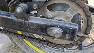 pulsar 220 ka chain adjust kaise karte he..|koi v bike ka chain kaise thik kare