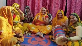 ।।आलू को छौंक आई साग बनो जानि केसों।।