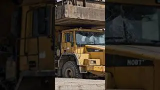 😱 Yellow Truck vs 100 Ton Press! 🏗️ Kya Construction Truck bachega? #longloads #asmr
