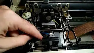 [Autopsie] Mașină de scris computerizată din anii '80 (Part 1)
