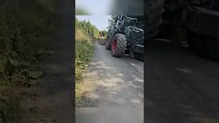 FENDT DIGS A PERFECT WATER TRENCH! 🤯🚜#tractor#fendt#satisfying#countrylife#shorts#viral#fyp