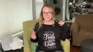 LIBBEE TEES! New t-shirt subscription box for women! Supporting Artists!