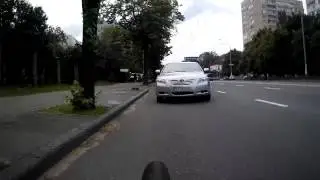 Two crazy illegal u-turns. Два разворота через двойную