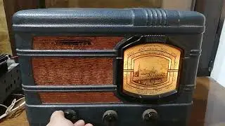 Радиоприёмник АРЗ-49 года выпуска.