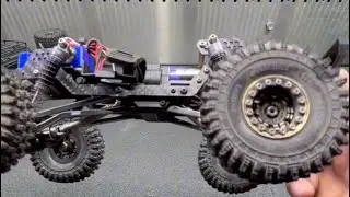 LCG Chassis! TRX4M Defender build gets the Injora carbon fiber chassis!