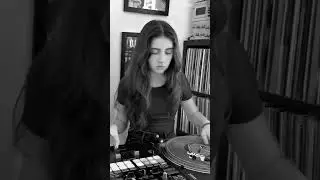 Scratching with serious face :😐  #djmichelle  #scratchdj #scratch