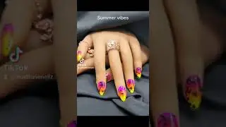created these gorgeous 😍  sunset nails! total beach vibe!