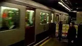Classic District Line: D78 Stock train at Tower Hill