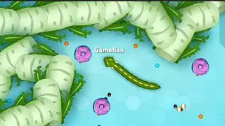 SnakeIo🐍 Я нашел вкусный трофей на карте 🐍 Эпичный геймплей Snakeio в игре про змейку