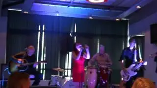 Jessica Dinning - Domino