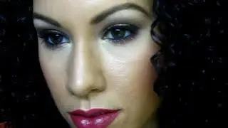 Bronzy Eyes, Bold Lips (Holiday Perfect)..