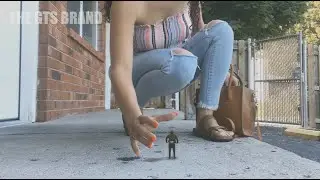 Giantess Model Finds The Tiny Photographer