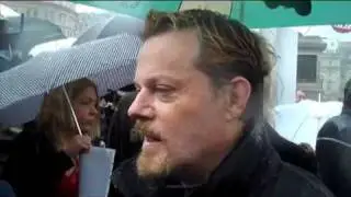 Eddie Izzard finished ihs marathon 1,100-mile run, v2