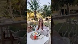 Breakfast under palmtrees 🌴 Save this hotel for your stay 📍 Waldorfastoria, Ras al Khaimah 🇦🇪