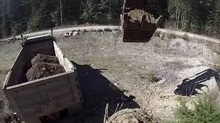 Hitachi EX200-2 loading pit run