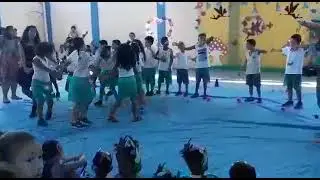 Julia na escolinha 