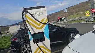 İtalya'da şarj istasyonlarının çalışma mantığı.