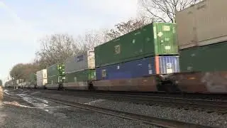 NORFOLK SOUTHERN GE ET44AC Tier 4 Southbound Intermodal Container Train