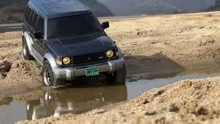 rc car/ Mitsubishi Pajero 1996 scale off road run / pajero 4x4 rc sand riverside