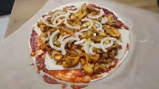 Pizza.  (20 mitutess w piekarniku)