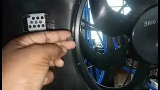Automotive radiator cooling fan assembly balancing machine