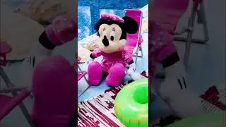 Микки Маус и Минни на пляже 🏖️ #детскиешортсы #игрушки #интересно