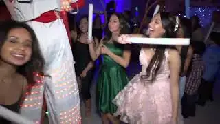 La Ora Loka quince de  Yeslin