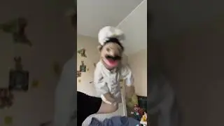Мои старые глаза скоро получат куклу-полицейского, похожую на эту.